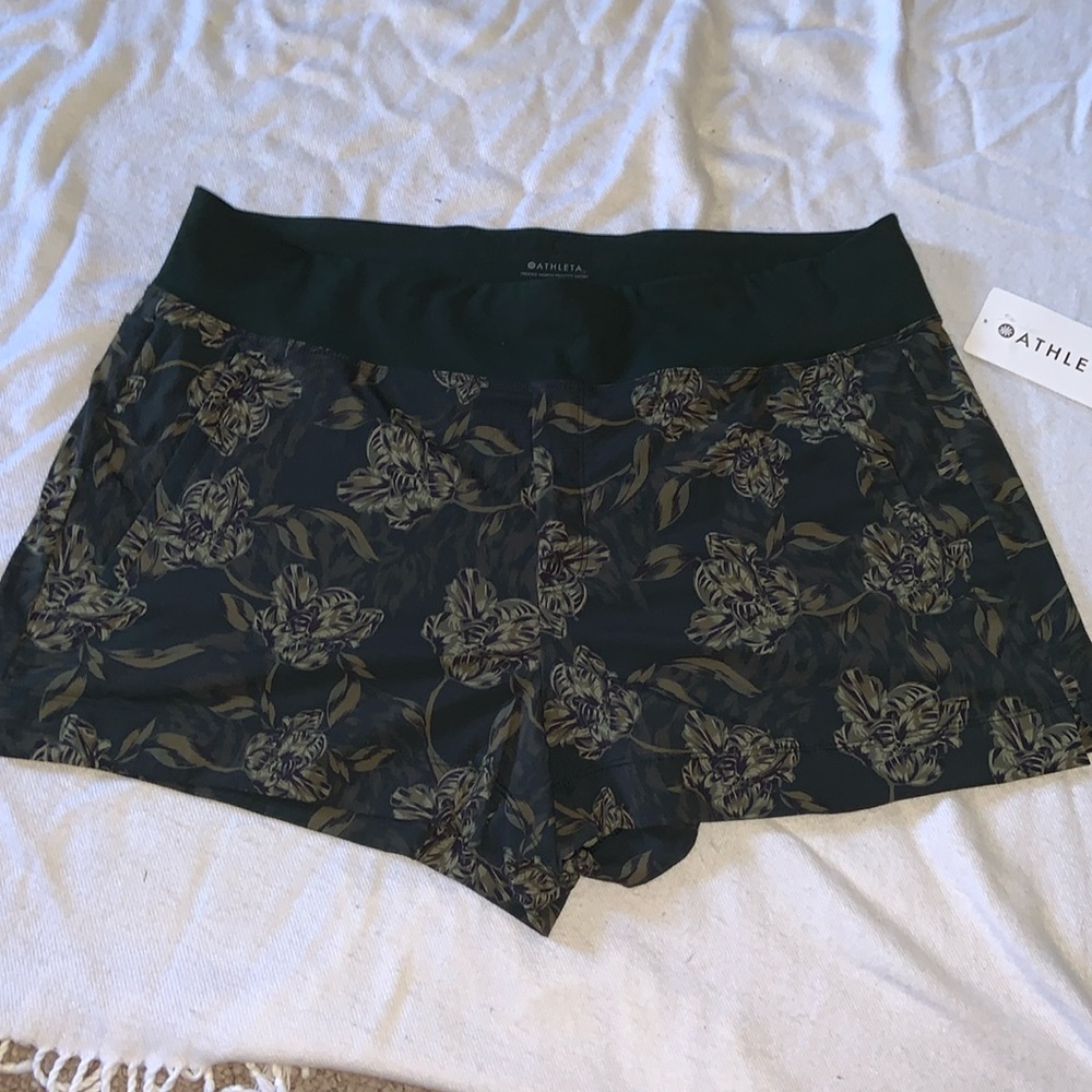 ATHLETA Trekkie North floral print shorts mid rise hiking athletic fabric green